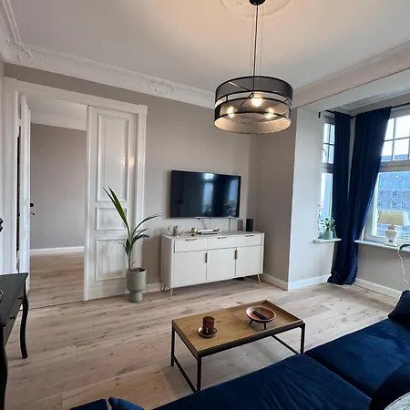 Apartment Stocznia, Shipyard With A Sauna *