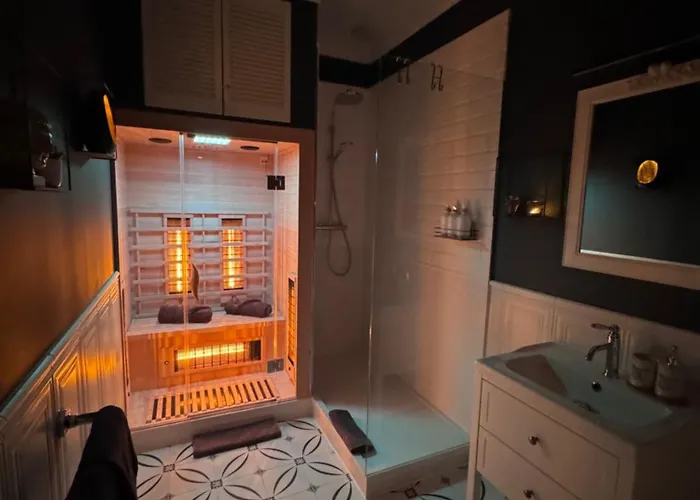 Stocznia, Shipyard With A Sauna Appartement