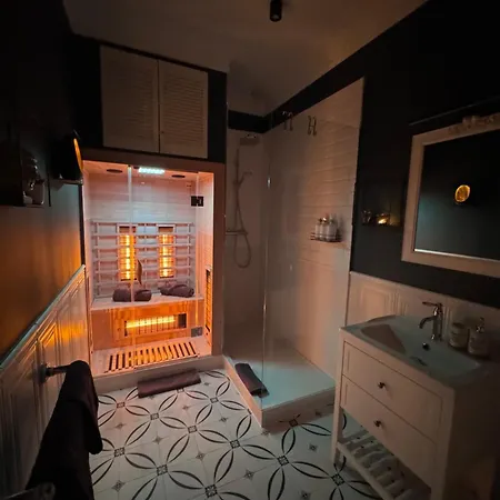 Stocznia, Shipyard With A Sauna דירה